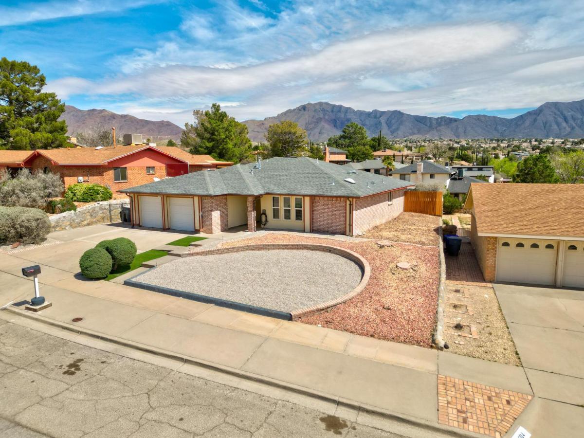Home With Mountain View/Pool/Tub El Paso Esterno foto